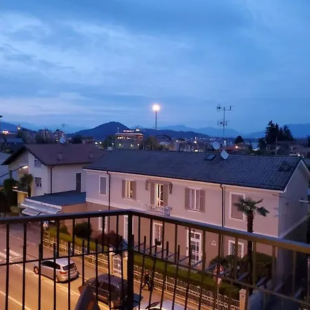 La Rocca Home, Accogliente Ad アパート