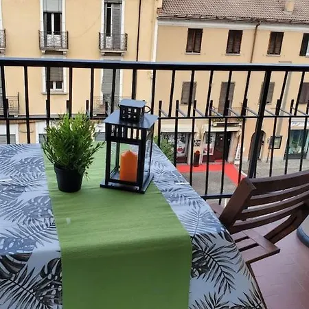 Appartement La Rocca Home, Accogliente Ad *