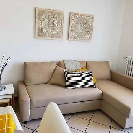 La Rocca Home, Accogliente Ad * أرونا