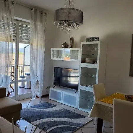 La Rocca Home, Accogliente Ad ארונה